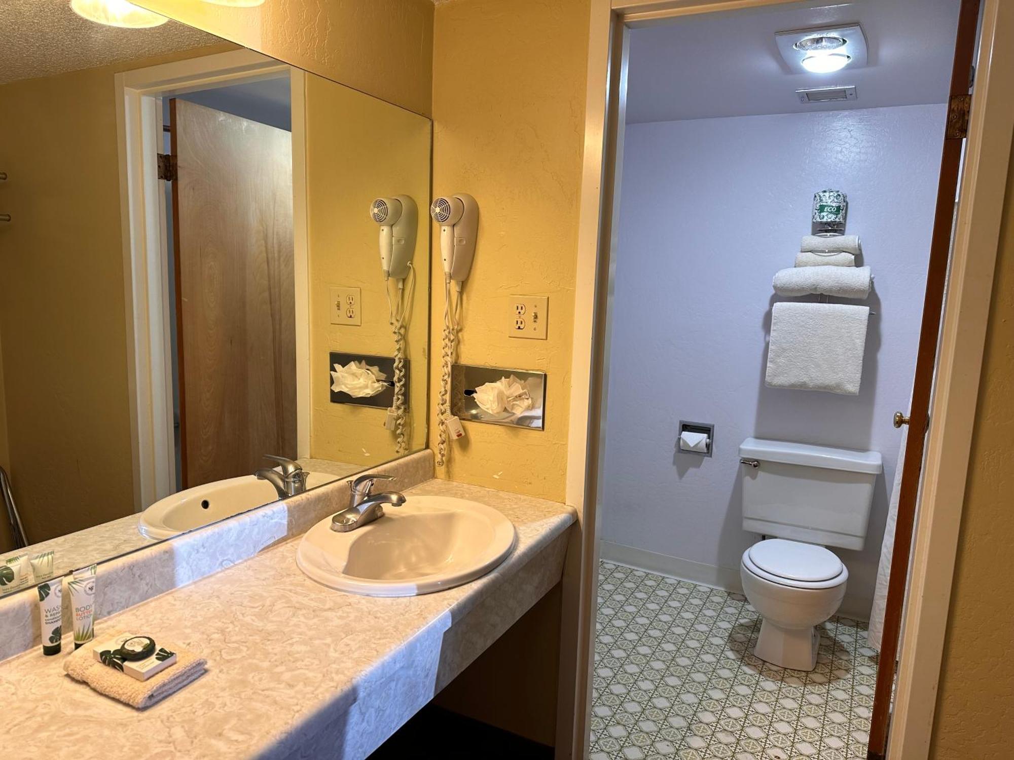 Gateway Lodge Райфъл Екстериор снимка
